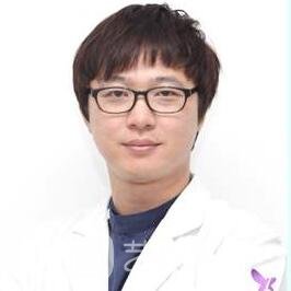 郑真奭