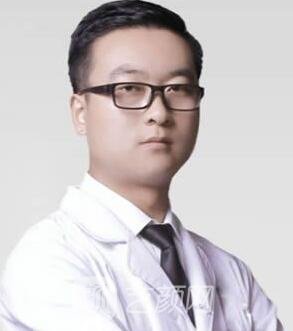 靳占闯