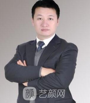陈伟
