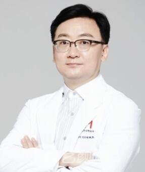 金均泰