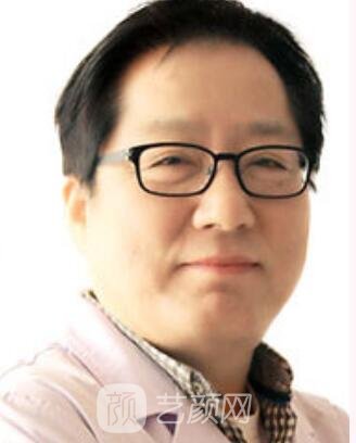 李庸国