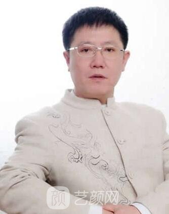 张晓刚